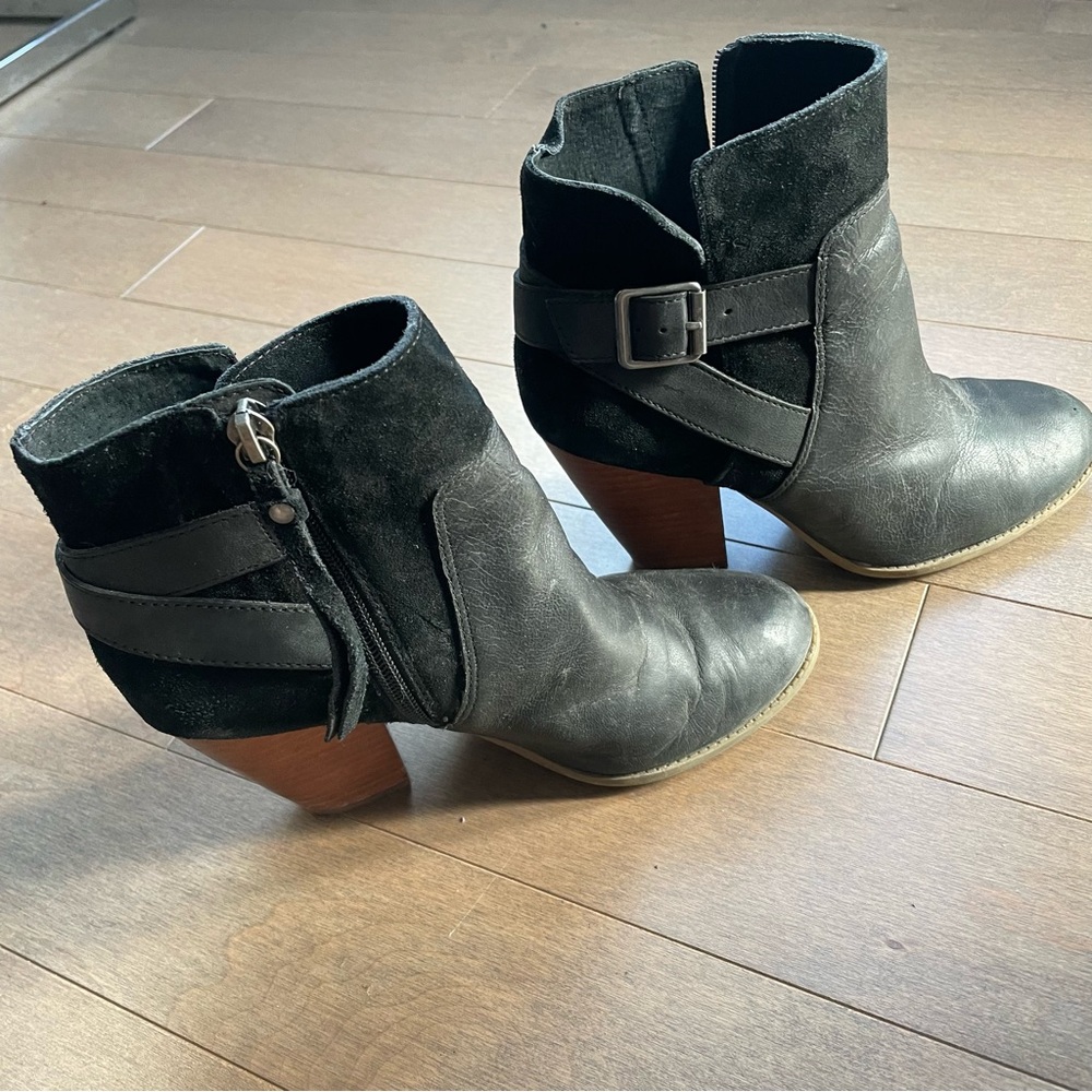 Sole Society Black Leather & Suede Hollie Strap Detail Ankle Boot US 6.5